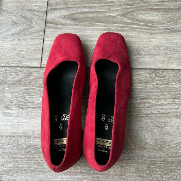 St. Michael Red Faux Suede Square  Toe Block Heel Pumps - Picture 6 of 13